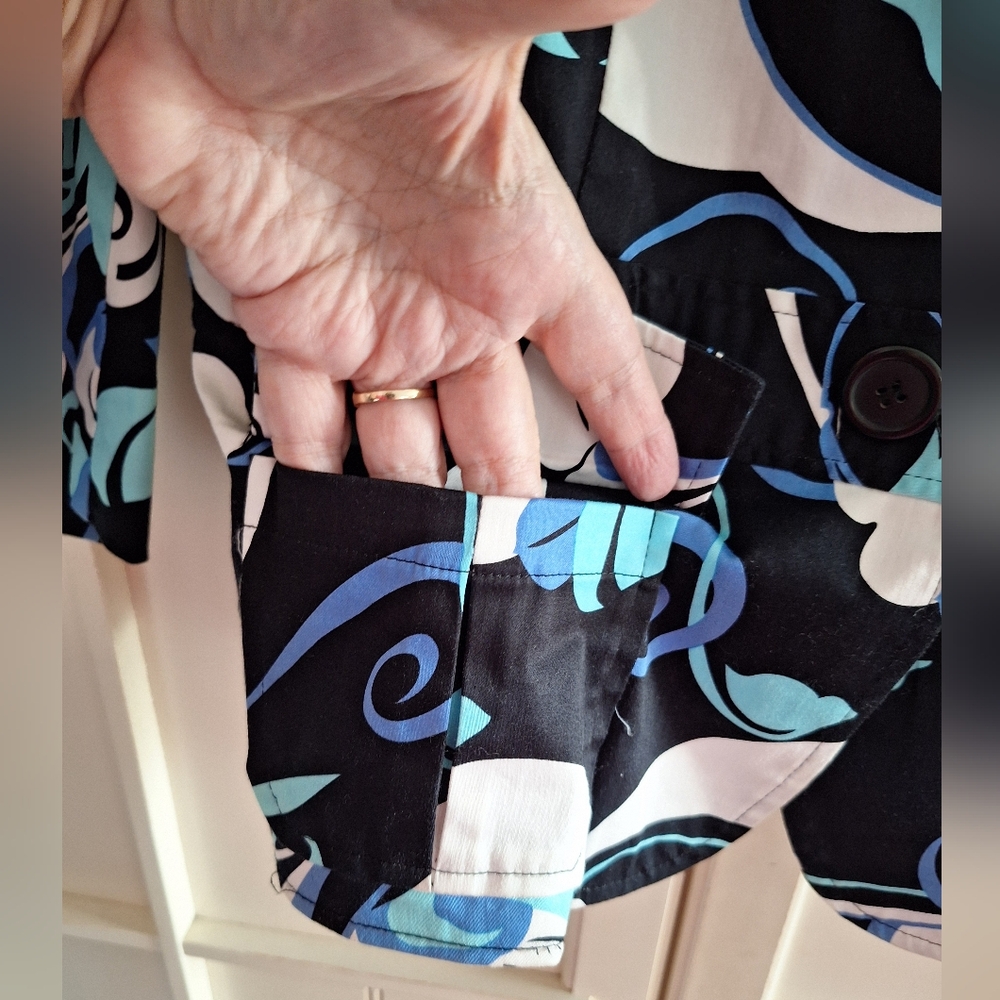 Patterned Blue And Black Blazer - image 5